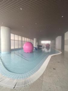 Luxury Executive Suite Antara by Enigma 3BR, High Floor with Jacuzzi