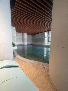 Luxury Executive Suite Antara by Enigma 3BR, High Floor with Jacuzzi