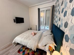 Au PIED de la GARE aux PORTES de PARIS