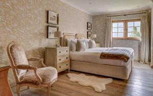 Luxurious 7-Bedroom Chalet with Private Pool in Davos Dorf