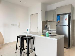 Trion KL By Luxe Home