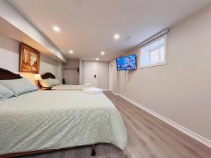 Cozy & Modern Ensuite Basement Rooms - Steps to Subway & Downsview Rogers Stadium