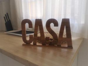 Appartement rénové 2 chambres, grande terrasse S-O, parking privé et piscine chauffée