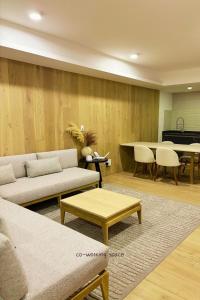 High-end 2BR with Gym & Skyview Pool in Condesa