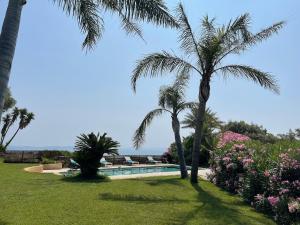 Mas des îles dOr - Vue mer unique, Piscine chauffée, Jacuzzi, Tennis