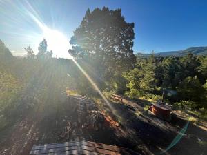 Domo Conguillio Conecta con tu energía sagrada junto al Salto Truful Truful con una vista majestuosa que podrás disfrutar en una tinaja Una experiencia que alineará tu espíritu y tu energía interior Vívelo