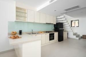 Lom Talay Sea View Villa, 3 min from beach