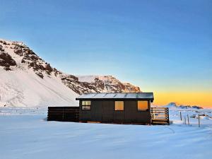 Aurora Cabin and Private Jacuzzi