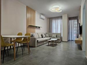 Beautiful Apartment in Saranda 300