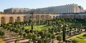 Le Saint Louis, 5 minutes walking from castle