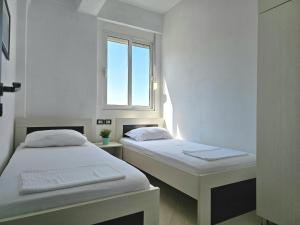 Two Bedroom Apartment With Sea View 287