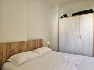 Two Bedroom Apartment With Sea View 091