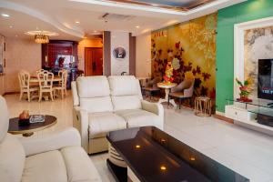 Classic-style Top Floor In Manila Bay