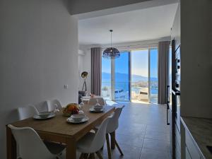 Saranda Wonderful Sea View Apartment 030