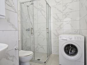 Saranda Wonderful Sea View Apartment 030