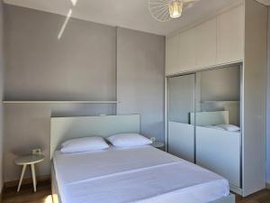 One Bedroom Apartment With Sea View