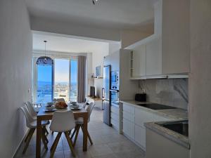 Saranda Wonderful Sea View Apartment 030