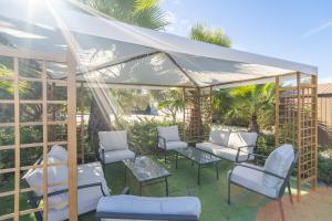 Cubos River Side House Coin