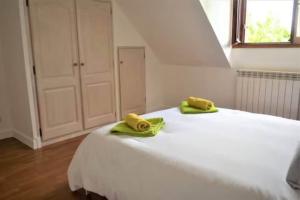 Beautiful home with free parking