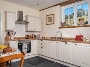 1 Bed in Llansantffraed BN270