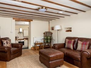 1 Bed in Llansantffraed BN270