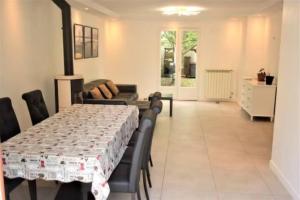 Beautiful home with free parking