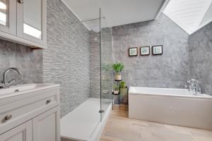 4 Bed in St. Ives oc-uppcr