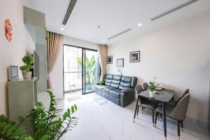 1BR Beverly VIP Luxury View Vinwonder & River