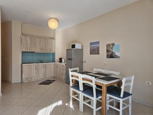 Two bedroom Apartment With Sea View 092