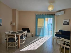 Two bedroom Apartment With Sea View 092