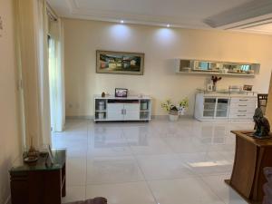 Casa 4 suites com Piscina e Jacuzzi para temporada