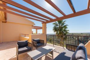 Stunning 3-Bedroom Seaview Penthouse