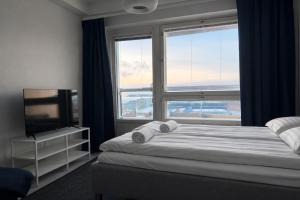 City Home Finland - City View Studio - Best Location & City View Balcony