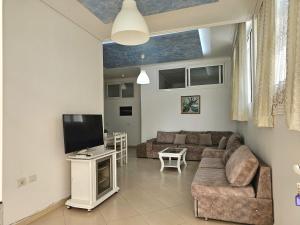 Eri Two Bedroom Holiday Apartment 285