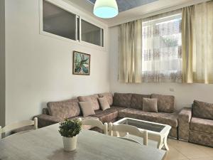 Eri Two Bedroom Holiday Apartment 285