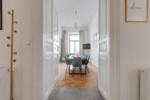 Stylish Central Prague 3BR 3BA Apartment by Wenceslas Square