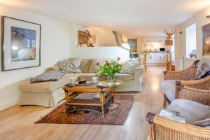 2 Bed in The Hendre oc-h33314