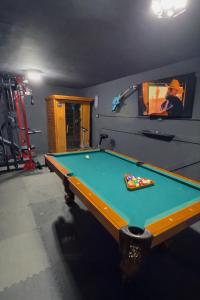 4 min to AT&T & Rangers Stadium, Close to Airport, Sauna, Gym, Pool Table