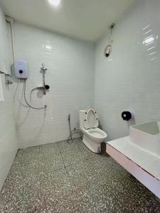 ป้านวย เกสเฮ้าท์ บ้านรักไทย