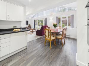 A wonderful and stylish single-story holiday home