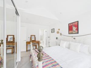 A wonderful and stylish single-story holiday home