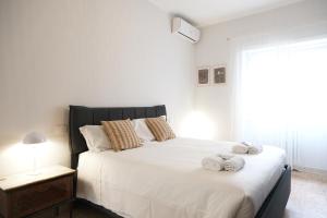 Cosy Apartment with Balcony near Rome Centre, 7 Minutes from Garbatella Metro