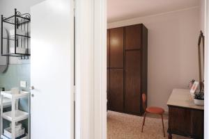 Cosy Apartment with Balcony near Rome Centre, 7 Minutes from Garbatella Metro