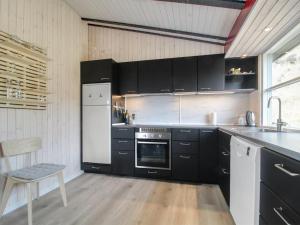 Holiday Home Vika - 600m from the sea by Interhome