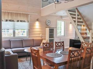 Holiday Home Pikkuhukka by Interhome