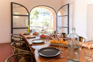 Historic Provençal Farmhouse With Pool In Provence