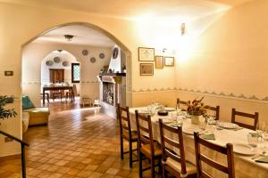Historic Villa Among Olive Trees Near Assisi