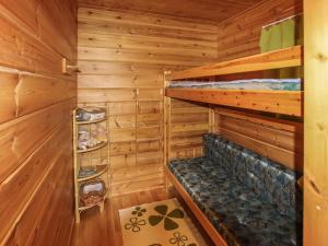 Holiday Home Taukotuli 4 paritalon alakerta by Interhome