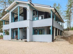 Holiday Home Taukotuli 4 paritalon alakerta by Interhome