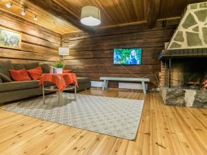 Holiday Home Metsäpirtti by Interhome